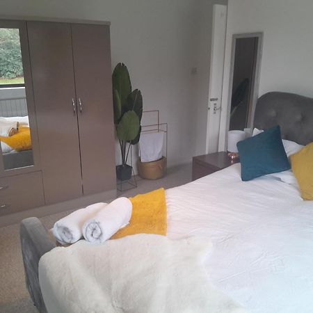 Impeccable 2-Bed Apartment In Grays London Dış mekan fotoğraf