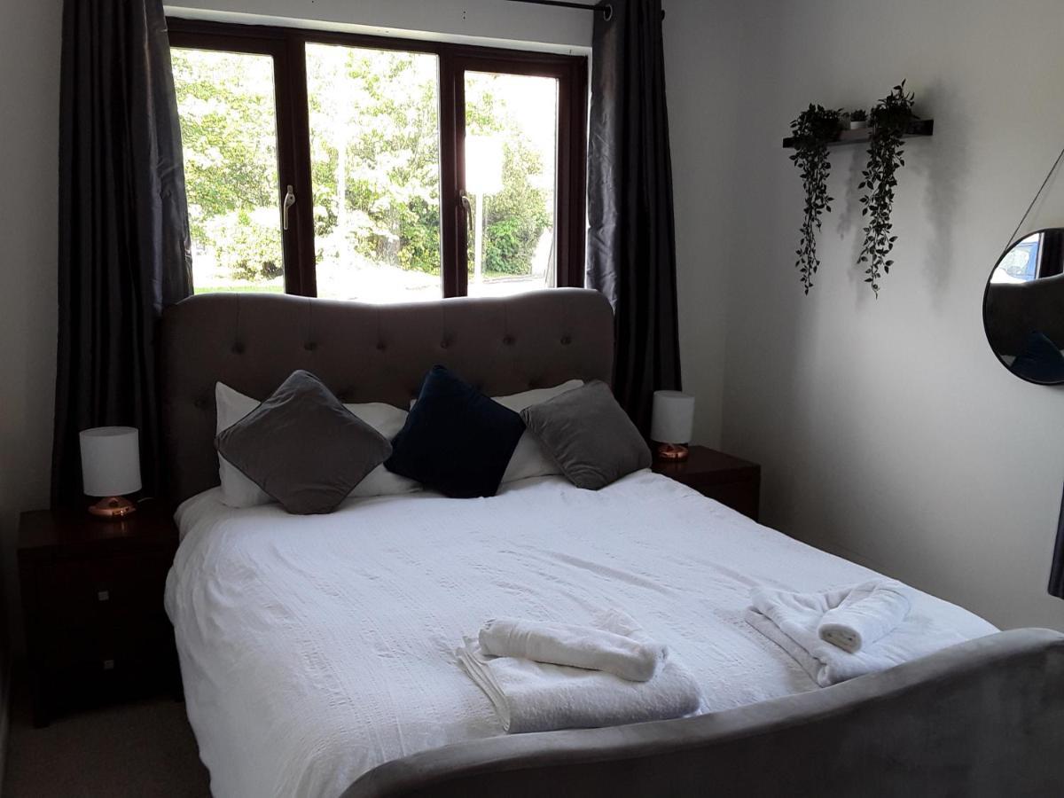 Impeccable 2-Bed Apartment In Grays London Dış mekan fotoğraf