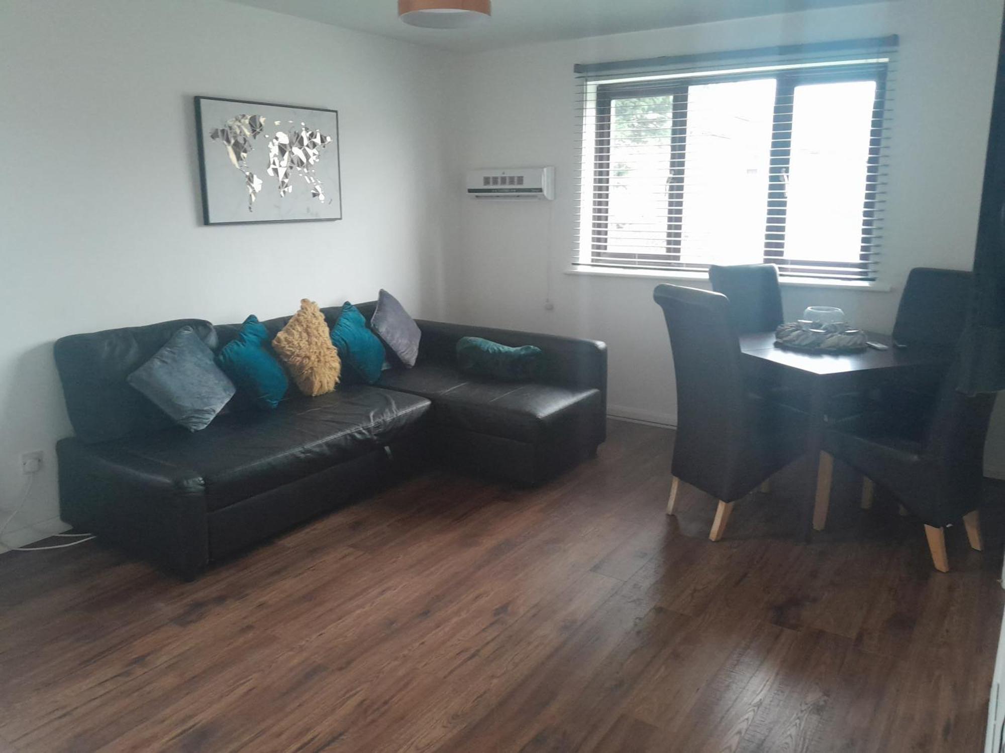 Impeccable 2-Bed Apartment In Grays London Dış mekan fotoğraf